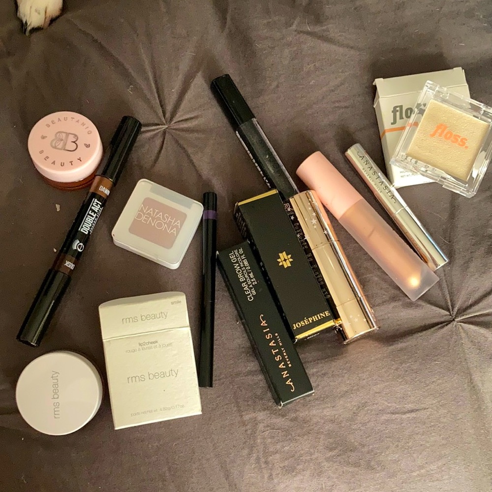 Makeup bundle